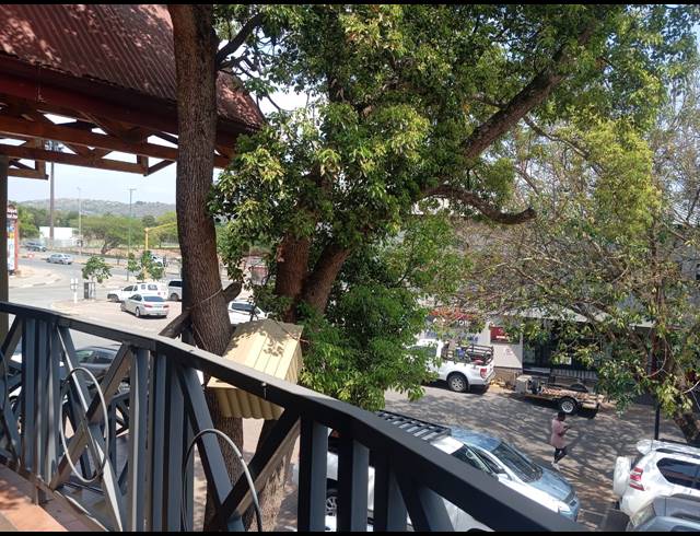 155M² BUSINESS CENTRE TO LET IN SONHEUWEL